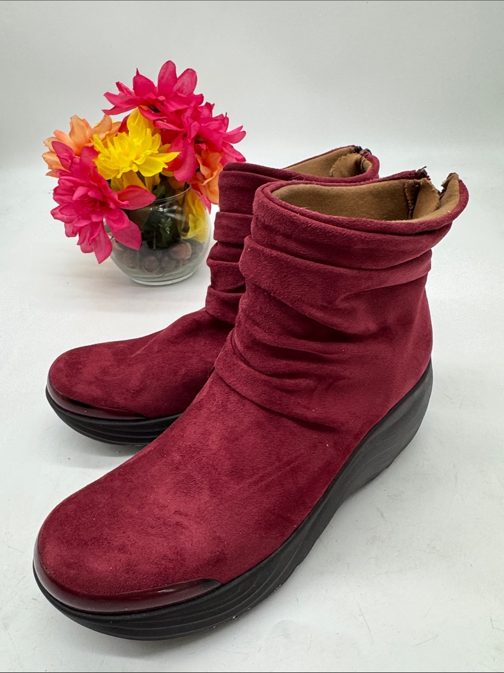 Bzees Zizzle Women's Burgundy Suede Wedge Ankle Boots Size 8.5